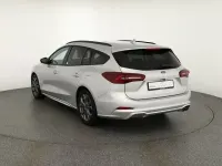 Nowe Ford Focus ST-Line X 155 KM (114 kW) 2025 Srebrny Sedan/Limuzyna