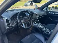 Second-hand Porsche Cayenne Platinum Edition 262 CP (192 kW) 2016 Alb SUV