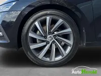 Gebraucht Skoda Octavia Tour 150 PS (110 kW) 2022 Schwarzmagic perleffekt Kombi
