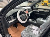 Neu Volvo XC90 Plus 455 PS (334 kW) 2025 Schwarz SUV