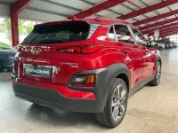 Gebraucht Hyundai Kona Advantage 120 PS (88 kW) 2020 Pulse red / mic SUV
