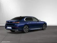 Gebraucht BMW 750e Comfort Edition 489 PS (359 kW) 2025 Bmw individual tansanitblau metallic Limousine