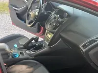 Używany Ford Focus Titanium 140 KM (102 kW) 2013 Czerwony Kombi