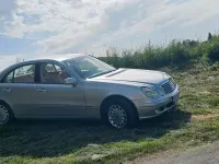 Gebraucht Mercedes E200 163 PS (119 kW) 2003 Silber Limousine