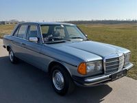Gebraucht Mercedes 200 109 PS (80 kW) 1982 Silber Limousine
