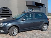 Gebraucht Dacia Sandero Stepway 90 PS (66 kW) 2019 Grau Limousine