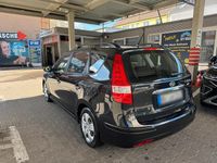 Gebraucht Hyundai i30 110 PS (80 kW) 2011 Schwarz Kombi
