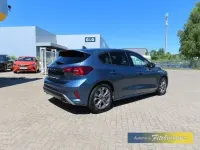 Gebraucht Ford Focus ST-Line X 125 PS (91 kW) 2024 Chromablau Limousine