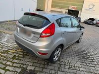 Gebraucht Ford Fiesta 81 PS (59 kW) 2011 Silber Kleinwagen