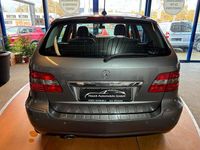 Gebraucht Mercedes B170 116 PS (85 kW) 2009 Mountaingrau Van / Kleinbus