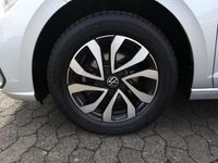 Gebraucht VW Polo Active 95 PS (69 kW) 2023 Reflexsilber metallic Kleinwagen