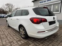 Gebraucht Opel Astra Innovation 165 PS (121 kW) 2013 Weiß Kombi