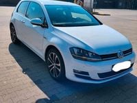 Gebraucht VW Golf VII 125 PS (91 kW) 2015 Weiß Limousine