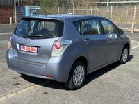 Gebraucht Toyota Verso Life 132 PS (97 kW) 2011 Blau Van / Kleinbus