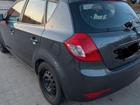 Gebraucht Kia Ceed Vision 90 PS (66 kW) 2011 Grau Kleinwagen