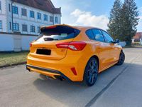 Gebraucht Ford Focus ST 280 PS (205 kW) 2022 Orange Limousine