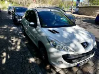 Gebraucht Peugeot 206 60 PS (44 kW) 2012 Weiß Limousine