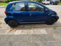 Second-hand Toyota Aygo 68 CP (50 kW) 2007 Albastru Hatchback