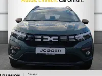 Neu Dacia Jogger Extreme 141 PS (103 kW) 2025 Grau Van / Kleinbus