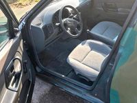 Second-hand VW Caddy 75 CP (55 kW) 1999 Verde Monovolum