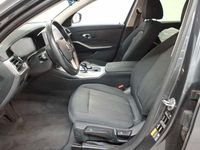 Gebraucht BMW 330e Advantage 184 PS (135 kW) 2021 Grau Kombi