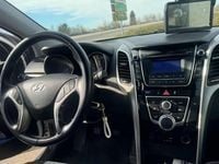 Gebraucht Hyundai i30 Passion Plus 135 PS (99 kW) 2016 Weiß Limousine