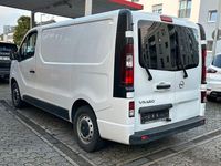 Gebraucht Opel Vivaro 120 PS (88 kW) 2018 Weiß Van / Kleinbus