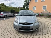 Gebraucht Toyota Yaris Life 90 PS (66 kW) 2010 Silber Kleinwagen