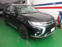 Gebraucht Mitsubishi Outlander P-HEV 203 PS (149 kW) 2015 Schwarz SUV