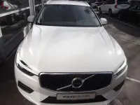 Gebraucht Volvo XC60 Momentum 197 PS (144 kW) 2020 Ice white, solid / solid SUV
