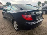Gebraucht Mercedes C180 143 PS (105 kW) 2002 Blau Coupé
