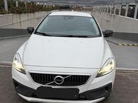 Gebraucht Volvo V40 152 PS (111 kW) 2016 Weiß SUV