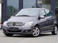 Gebraucht Mercedes B200 140 PS (102 kW) 2011 Grau Van / Kleinbus
