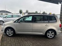 Gebraucht VW Touran Match 105 PS (77 kW) 2012 Silber Van / Kleinbus