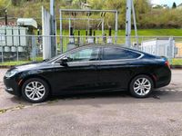 Second-hand Chrysler 200 184 CP (135 kW) 2019 Negru Berlinǎ
