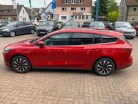 Gebraucht Ford Focus Titanium 155 PS (114 kW) 2024 Fantastic red tc Kombi