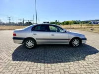 Gebraucht Toyota Avensis Style 129 PS (94 kW) 2001 Silber Limousine