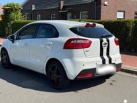 Second-hand Kia Rio 109 CP (80 kW) 2011 Alb Hatchback