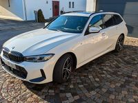 Gebraucht BMW 330 M Sport 286 PS (210 kW) 2023 Weiß Kombi