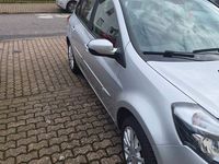 Gebraucht Renault Clio II Luxe 111 PS (81 kW) 2011 Silber Limousine