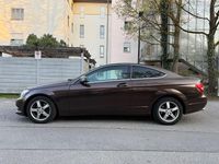 Gebraucht Mercedes 220 170 PS (125 kW) 2012 Braun Coupé