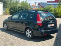 Gebraucht Hyundai i30 Comfort 105 PS (77 kW) 2011 Schwarz Kombi