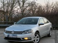 Gebraucht VW Passat Comfortline 122 PS (89 kW) 2011 Grau Limousine