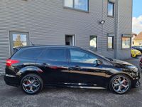 Second-hand Ford Focus ST 250 CP (183 kW) 2016 Negru Berlinǎ