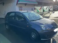 Gebraucht Ford Fiesta 80 PS (58 kW) 2006 Grau Kleinwagen