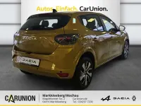Neu Dacia Sandero Expression 101 PS (74 kW) 2026 Amber yellow Limousine