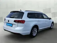 Gebraucht VW Passat Basis 150 PS (110 kW) 2022 Weiß Kombi