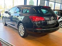 Gebraucht Opel Astra Active 131 PS (96 kW) 2013 Schwarz Kombi