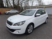 Gebraucht Peugeot 308 Style 110 PS (80 kW) 2016 Weiß Kleinwagen