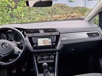 Gebraucht VW Touran Comfortline 110 PS (80 kW) 2016 Grau Van / Kleinbus